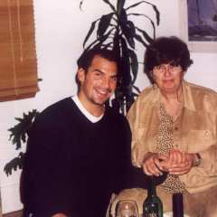 toddmum.jpg (8103 bytes)